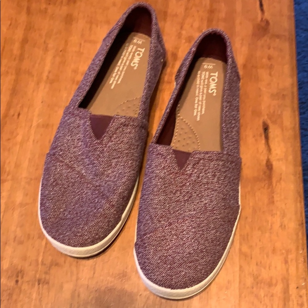 TOMS causal shoe